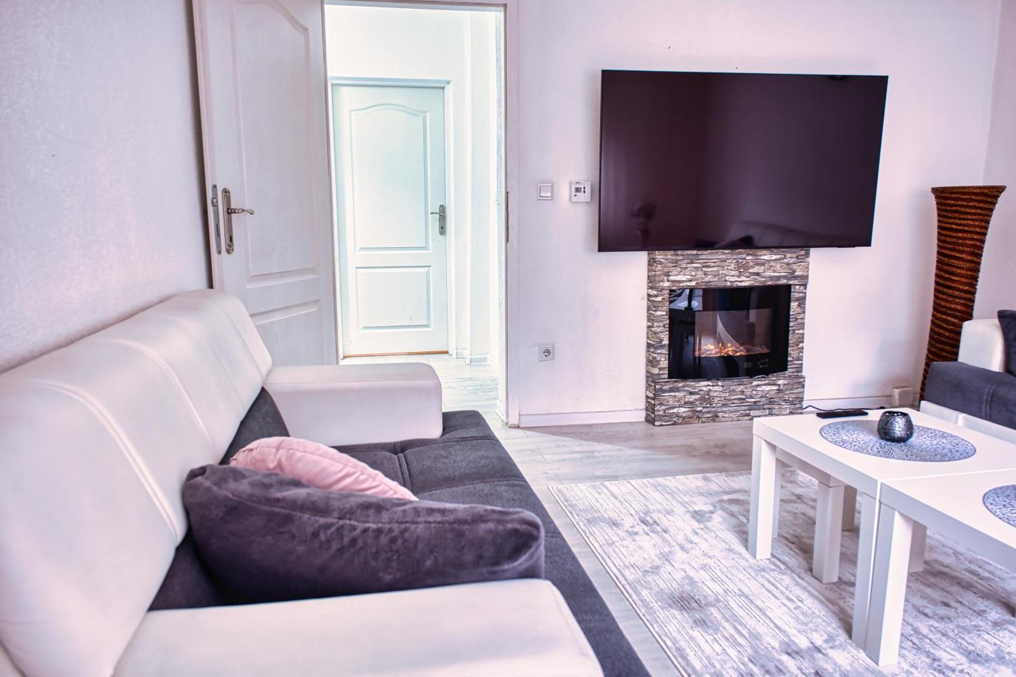 Alice's Dream With Free Garage Appartement Sarajevo
